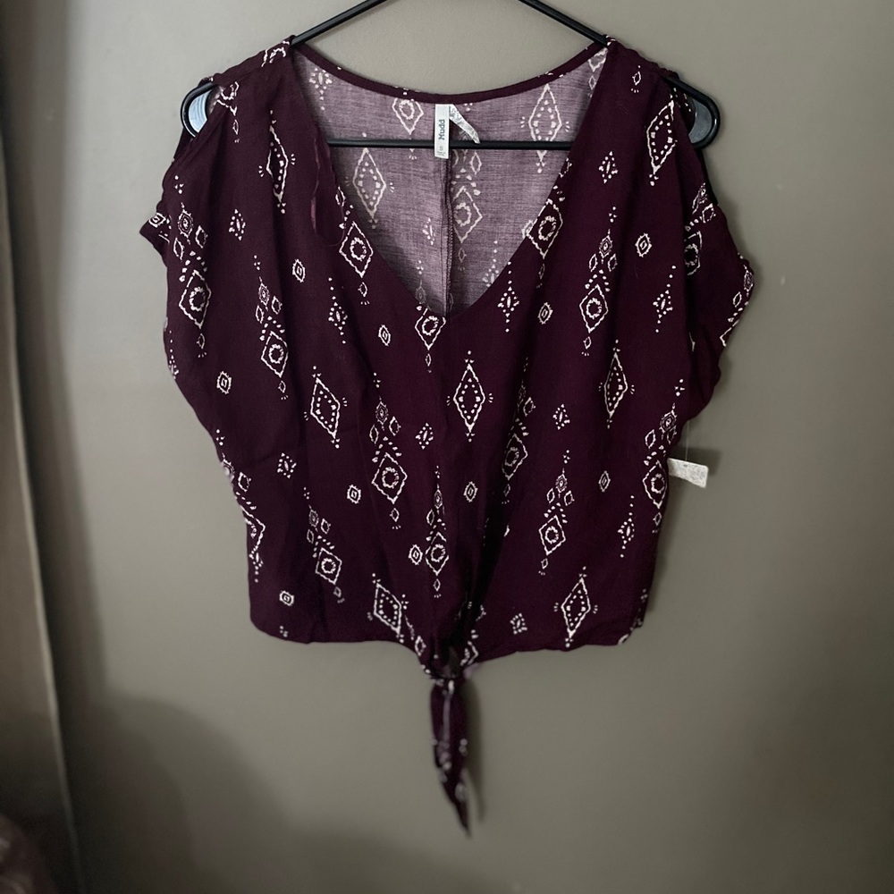 Women’s Maroon Open Shoulder Mudd Dress Shirt